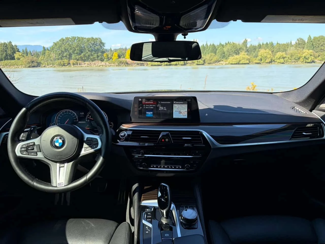 BMW 550 * xDrive * CARFAX * ����� �� ����������� | Mobile.bg � ����������� 9
