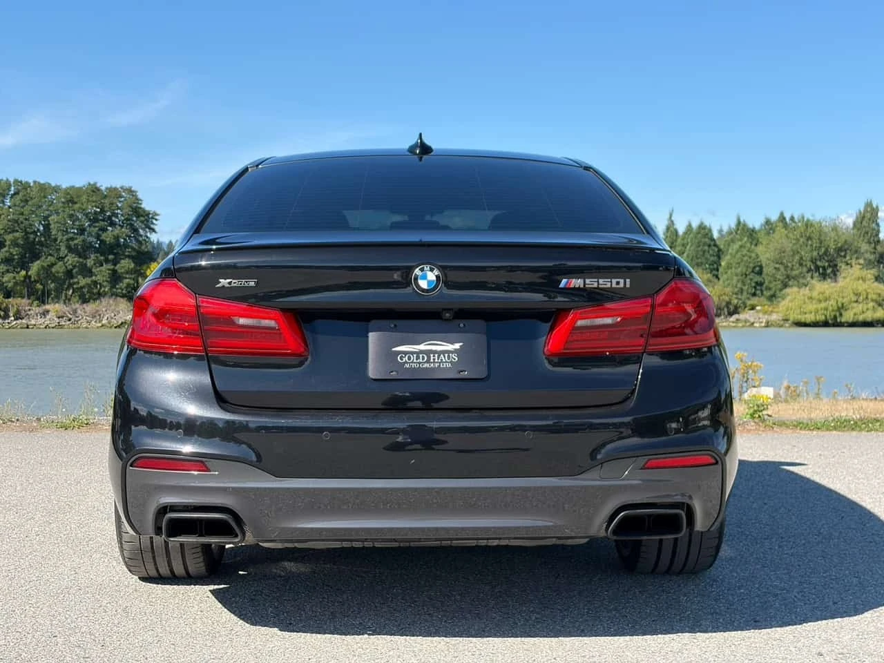 BMW 550 * xDrive * CARFAX * ����� �� ����������� | Mobile.bg � ����������� 4