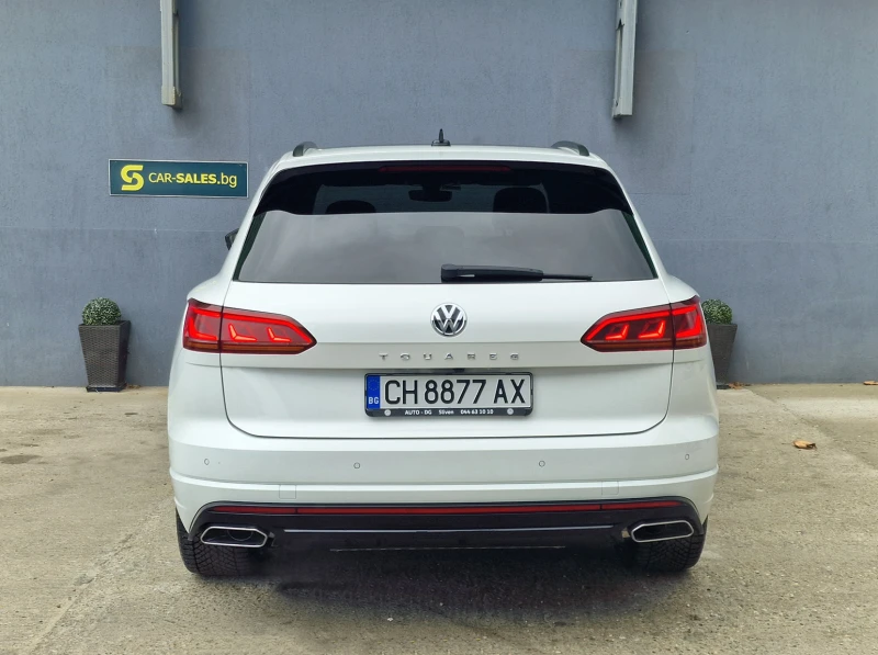 VW Touareg 4.0TDI R-LINE V8  DYNAUDIO, снимка 7 - Автомобили и джипове - 49542871