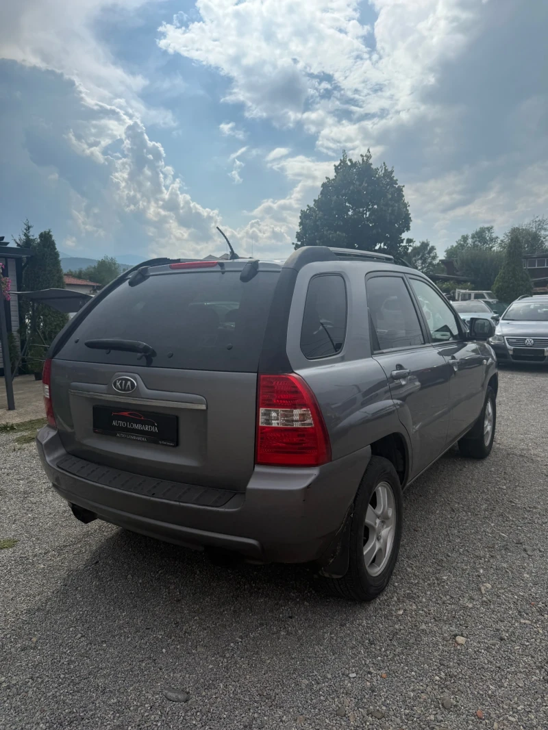 Kia Sportage 2.0, снимка 4 - Автомобили и джипове - 51417259