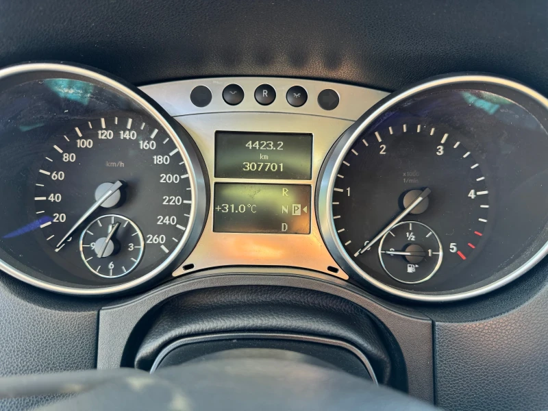 Mercedes-Benz ML 320 CDI 4MATIC PREMIUM - AIRMATIC/PAMET/CAMERA/XENON, снимка 10 - Автомобили и джипове - 51761182