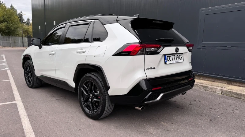 Toyota Rav4 2.5 GR SPORT HYBRID, снимка 2 - Автомобили и джипове - 52475553