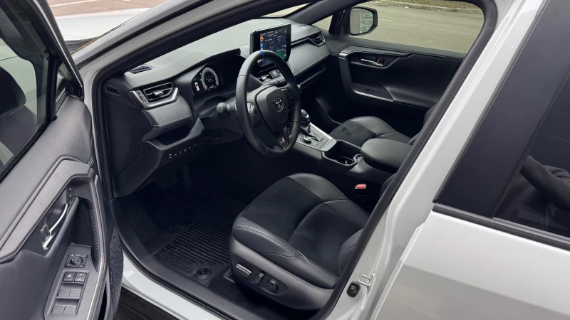 Toyota Rav4 2.5 GR SPORT HYBRID, снимка 5 - Автомобили и джипове - 52475553