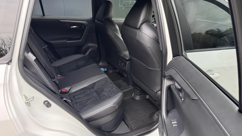 Toyota Rav4 2.5 GR SPORT HYBRID, снимка 10 - Автомобили и джипове - 52475553