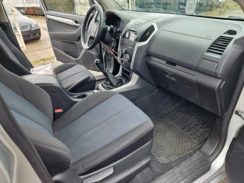 Isuzu D-max 2.5 163k.c, снимка 12 - Автомобили и джипове - 52291853