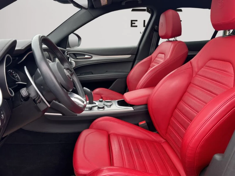 Alfa Romeo Stelvio VELOCE* RED NAPPA* DISTRONIC* PANORAMA* HARMAN KAR, снимка 7 - Автомобили и джипове - 53595772