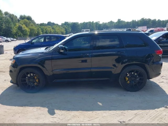 Jeep Grand cherokee SRT* 6.2* V8* ПОДГРЕВ* КАМЕРА* КЕЙЛЕС* LANE* ASSIS - изображение 6