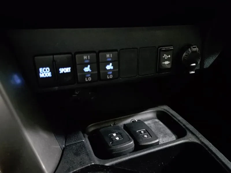 Toyota Rav4 RAV4 2.5 2WD, снимка 17 - Автомобили и джипове - 54959309