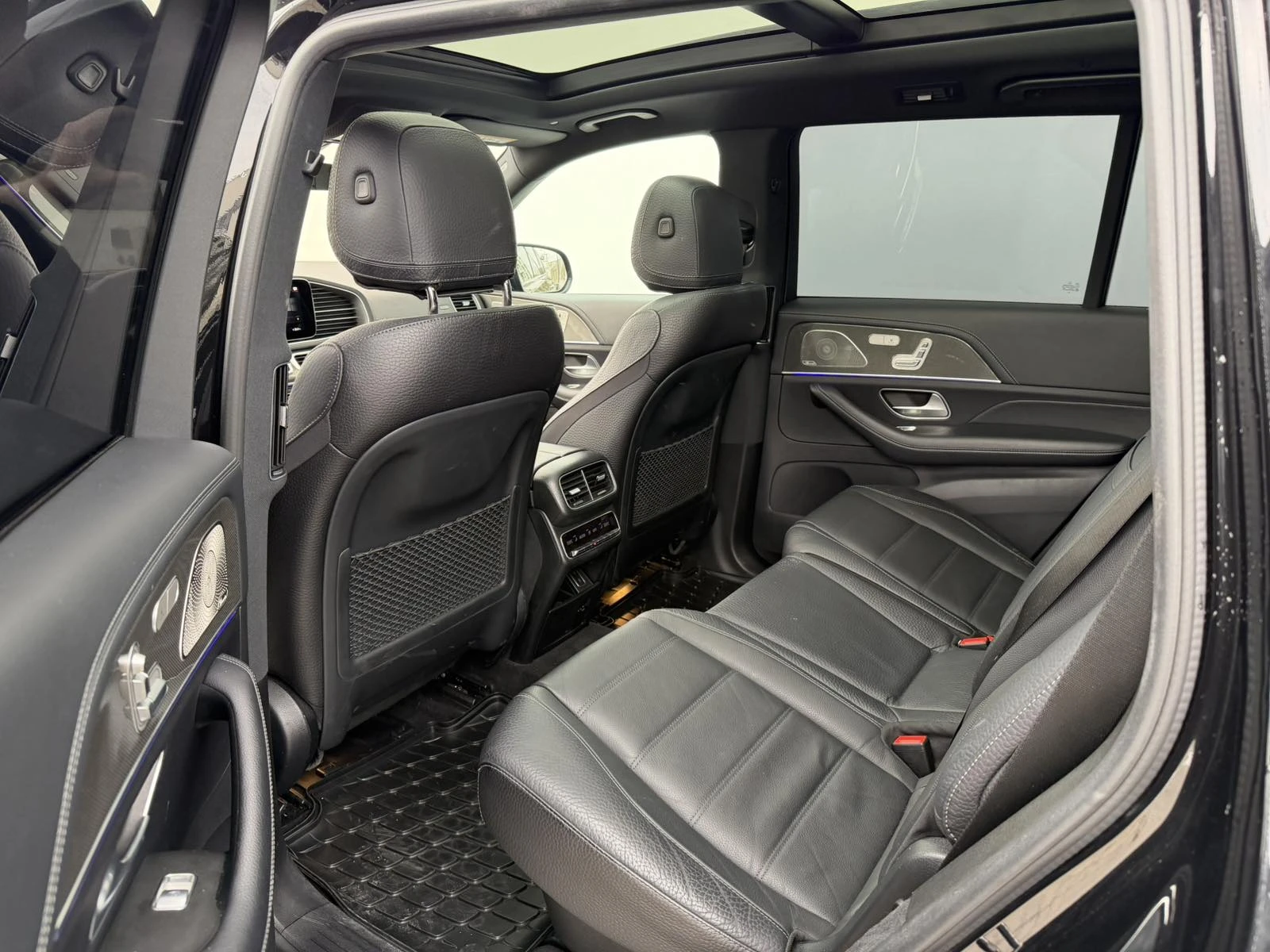 Mercedes-Benz GLS 400 4Matic, снимка 8 - Автомобили и джипове - 54036800