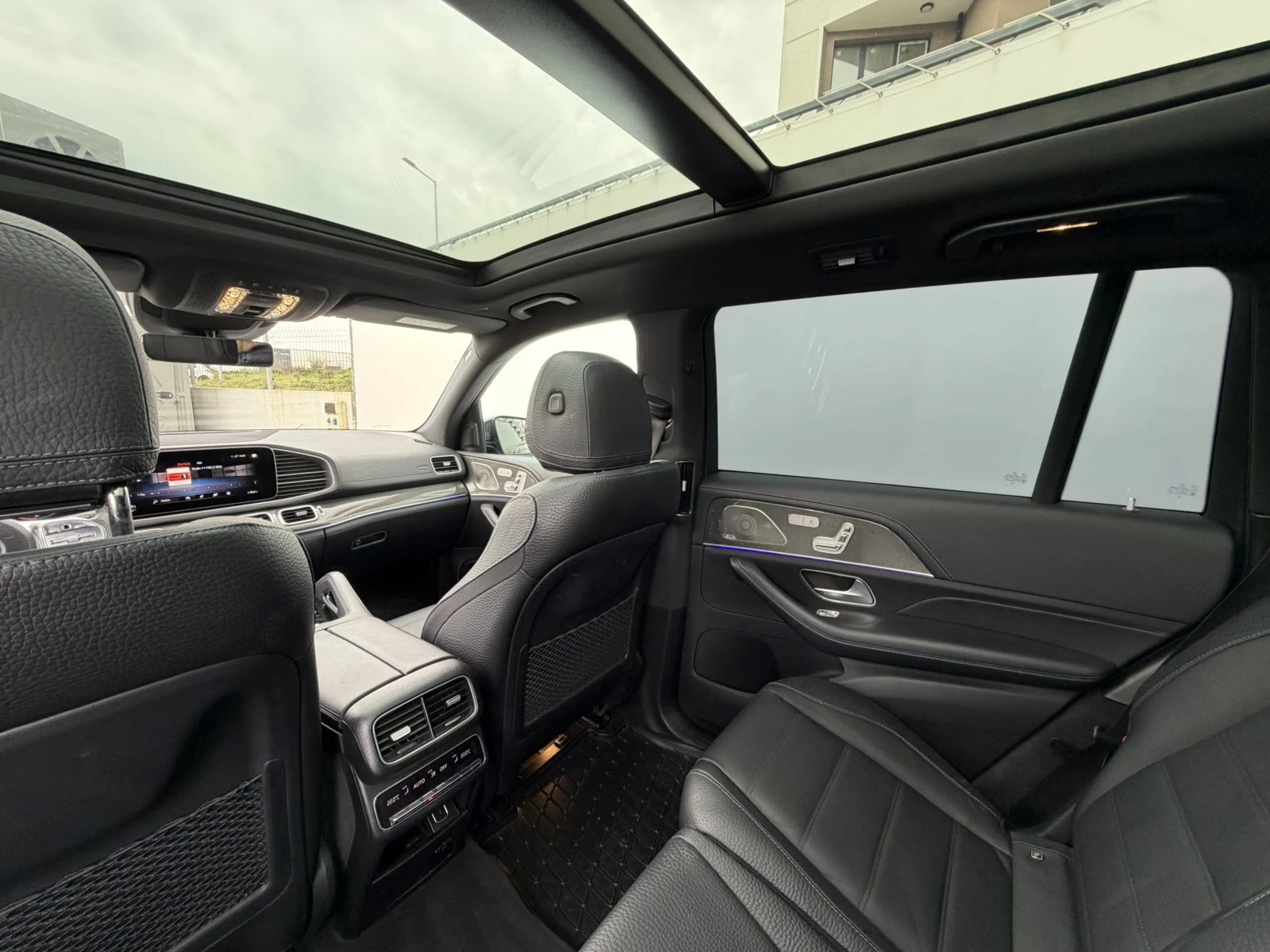 Mercedes-Benz GLS 400 4Matic, снимка 9 - Автомобили и джипове - 54036800