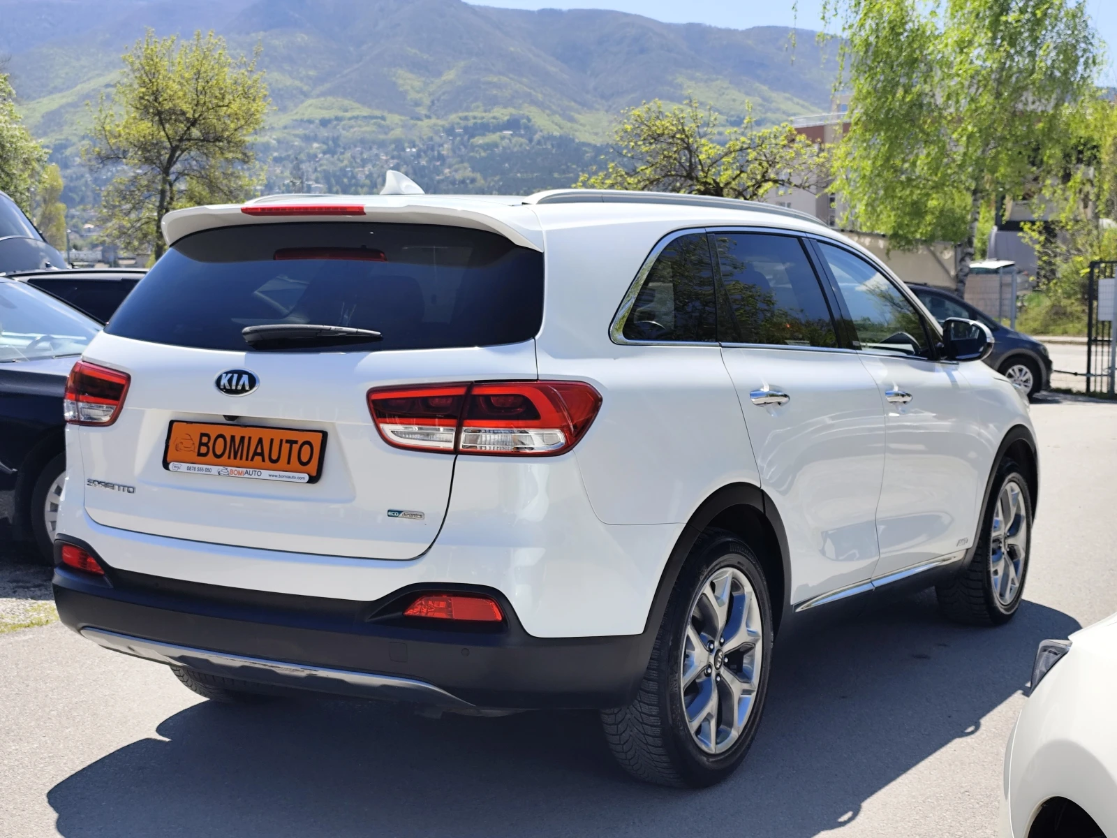 Kia Sorento 2.2CRDi* 4X4* LED/XENON* КОЖА* EURO6B* ПОДГРЕВ, снимка 4 - Автомобили и джипове - 54310884