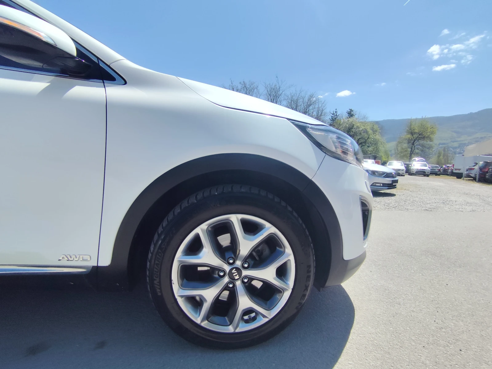 Kia Sorento 2.2CRDi* 4X4* LED/XENON* КОЖА* EURO6B* ПОДГРЕВ, снимка 16 - Автомобили и джипове - 54310884