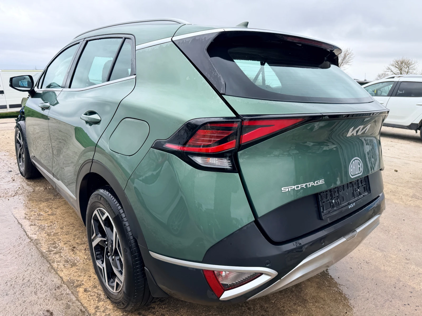 Kia Sportage 1.6 CRDi, снимка 8 - Автомобили и джипове - 54316578