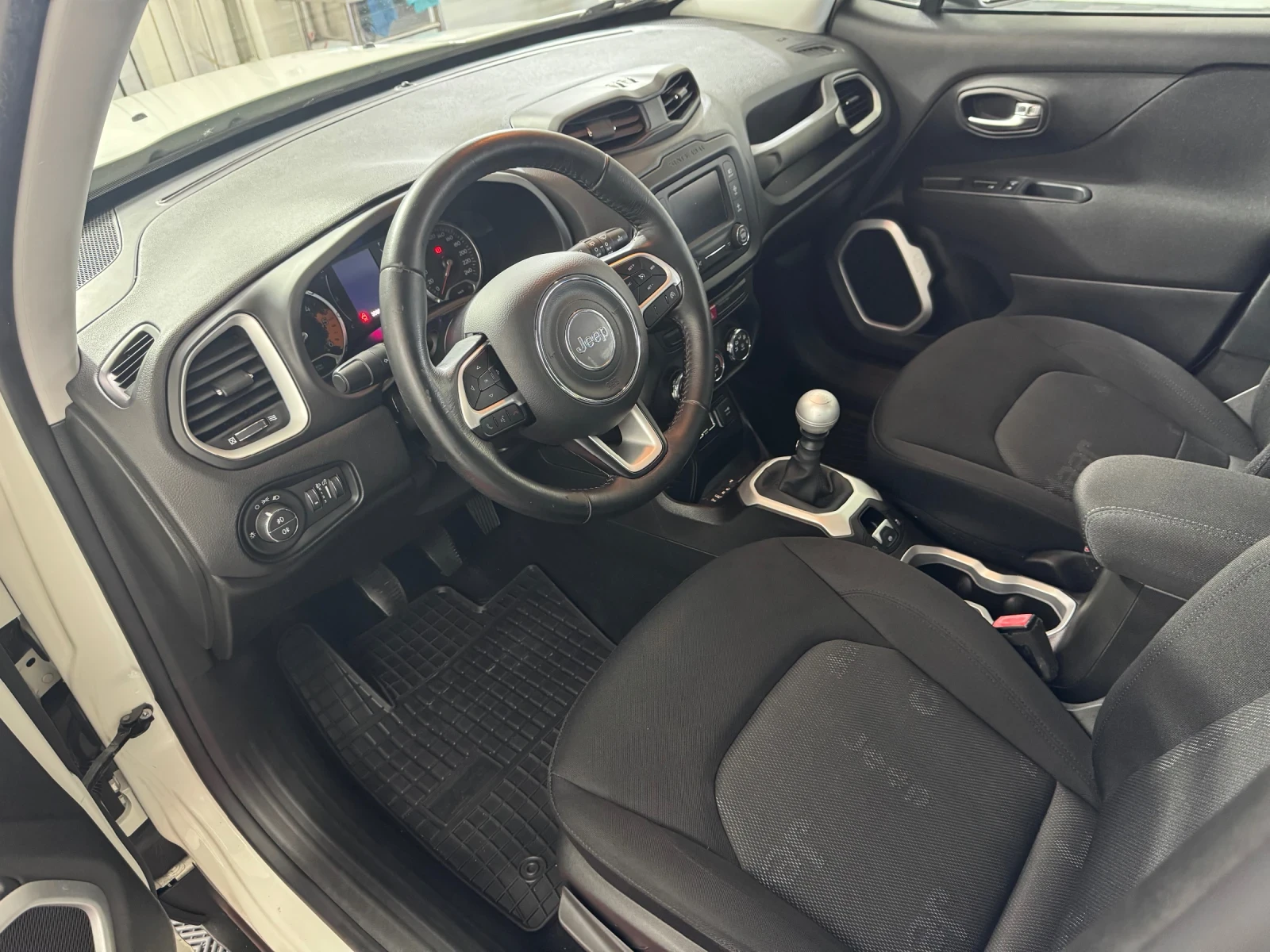 Jeep Renegade 1.6 mjet LONGITUDE , снимка 9 - Автомобили и джипове - 54765355