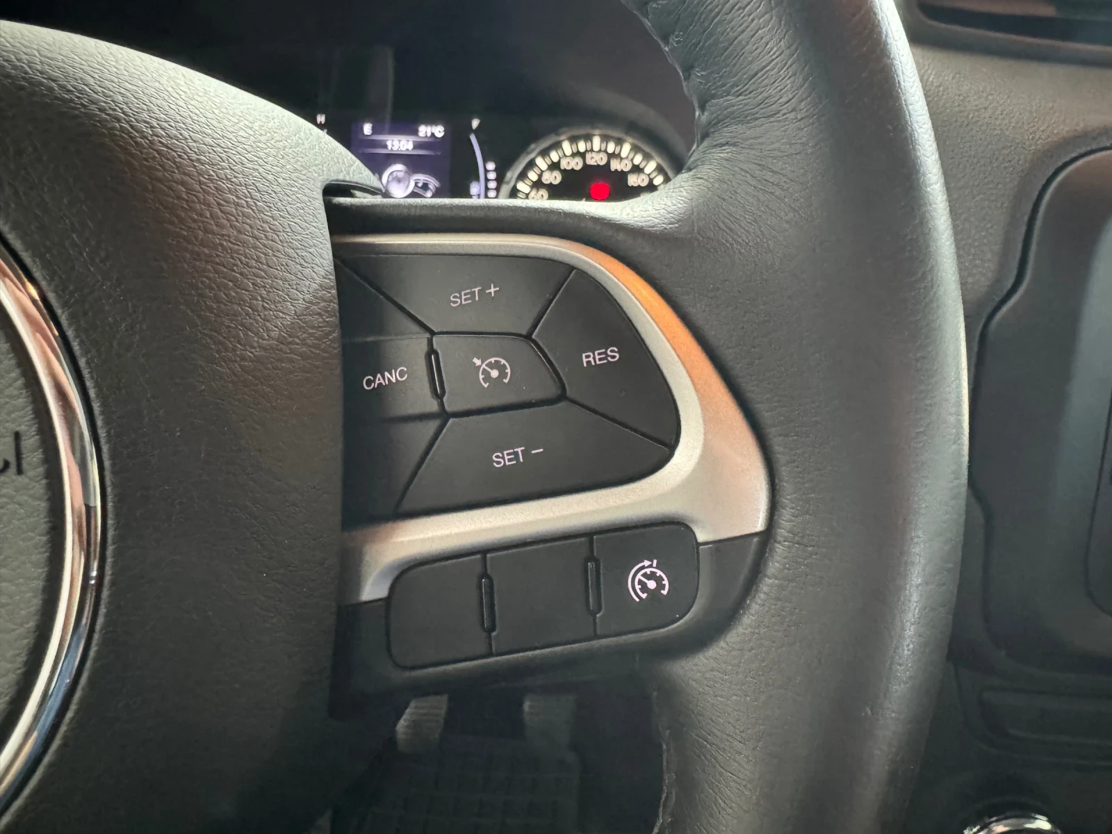 Jeep Renegade 1.6 mjet LONGITUDE , снимка 13 - Автомобили и джипове - 54765355