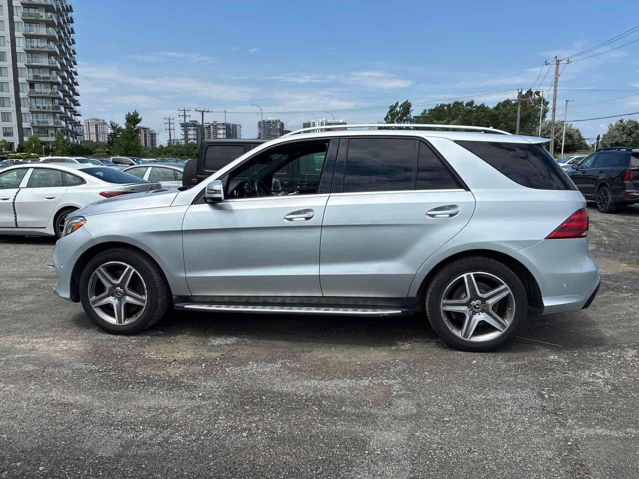 Mercedes-Benz GLE 400 | DISTRONIC | 360 | HARMAN KARDON | ПАНОРАМА | , снимка 2 - Автомобили и джипове - 55149851