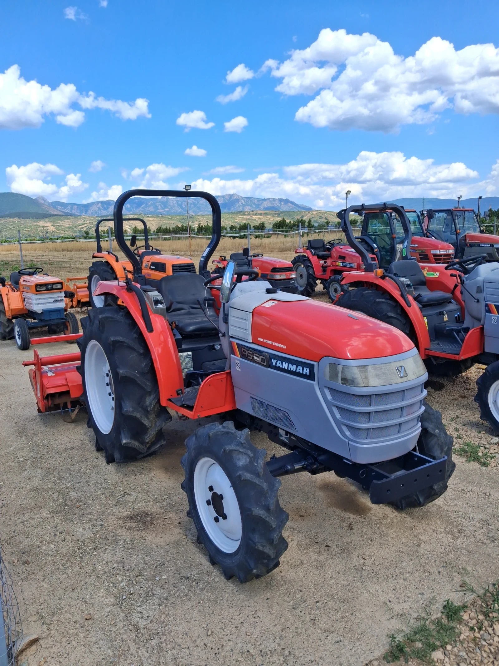Трактор Kubota Скайтрак 