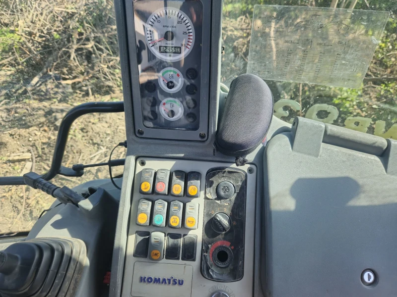 Багер Komatsu WB93R, снимка 6 - Индустриална техника - 52958180