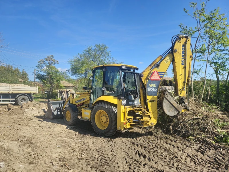 Багер Komatsu WB93R, снимка 2 - Индустриална техника - 52958180