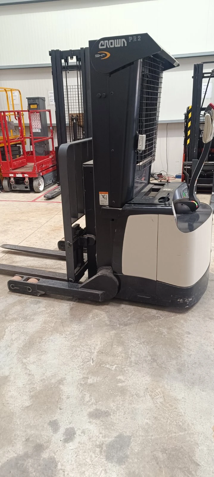 Електрокар Crown Стакер, снимка 4 - Индустриална техника - 54212696