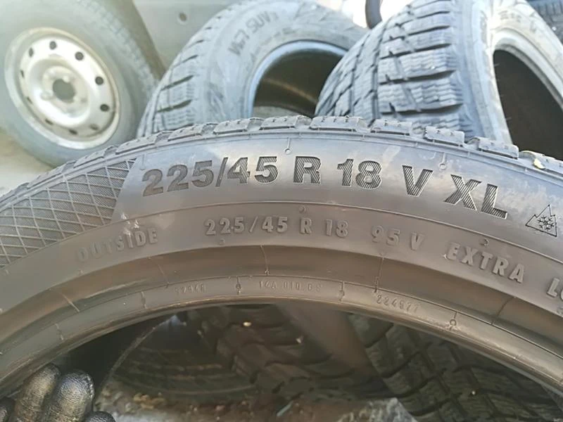 Гуми Зимни 225/45R18, снимка 6 - Гуми и джанти - 22781401