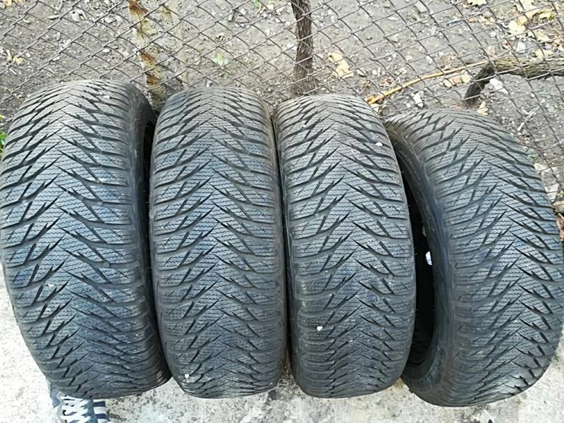 Гуми Зимни 185/55R15, снимка 1 - Гуми и джанти - 22852089