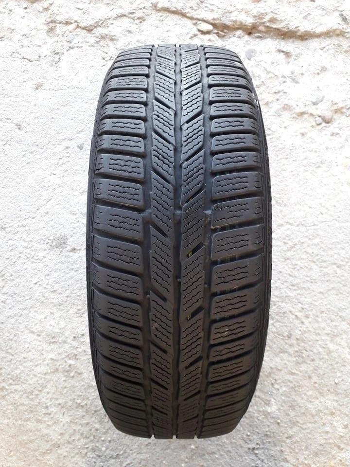 Гуми Зимни 175/65R14, снимка 1 - Гуми и джанти - 45864017