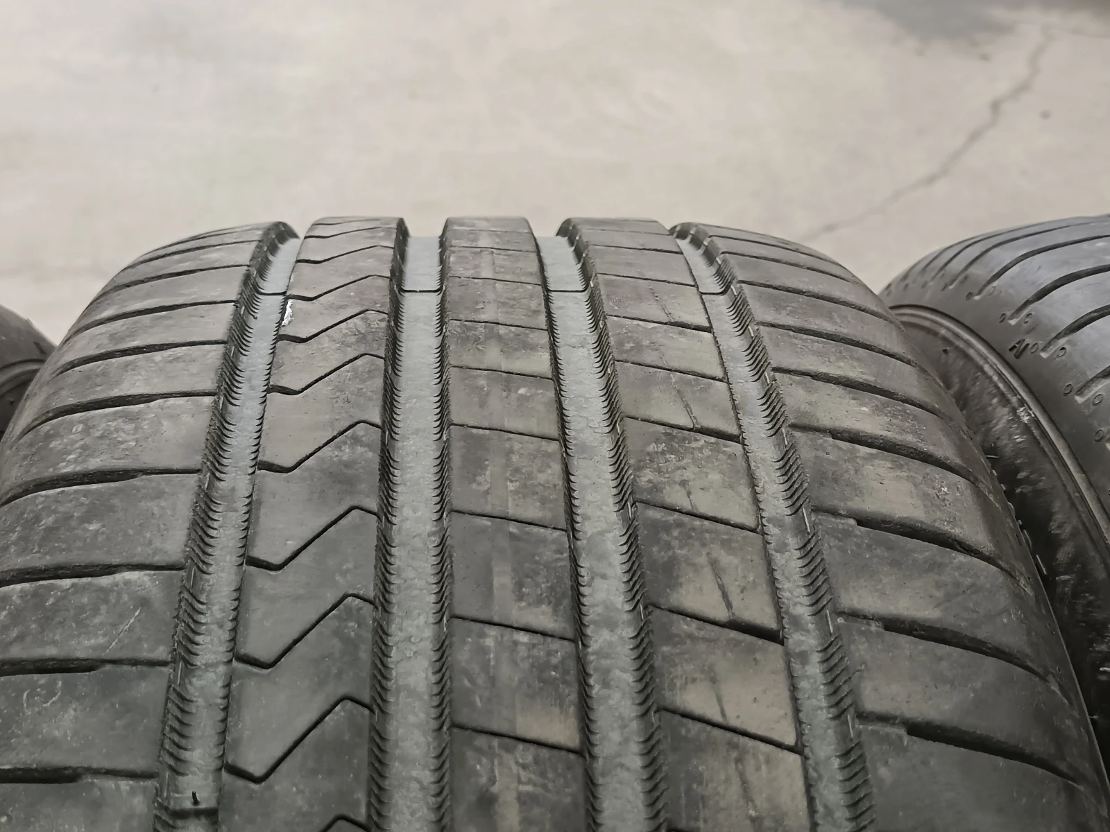 Гуми Летни 225/55R16, снимка 6 - Гуми и джанти - 54526883