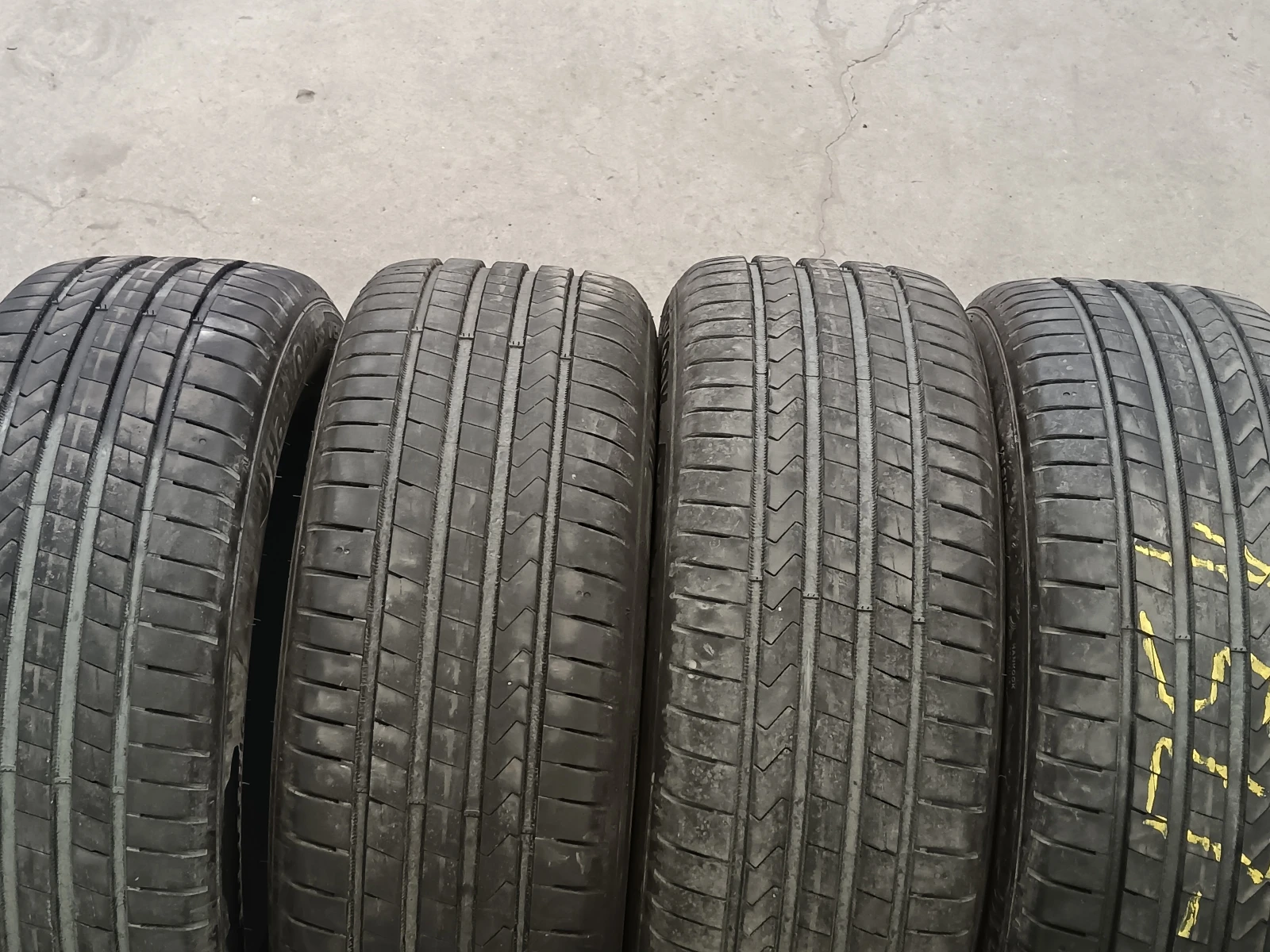 Гуми Летни 225/55R16, снимка 2 - Гуми и джанти - 54526883