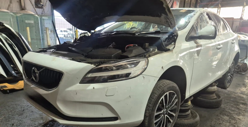 Volvo V60 2.0DBITURBOЧАСТИ, снимка 9 - Автомобили и джипове - 22403283