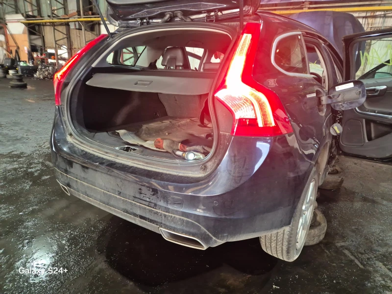 Volvo V60 2.0DBITURBOЧАСТИ, снимка 5 - Автомобили и джипове - 22403283