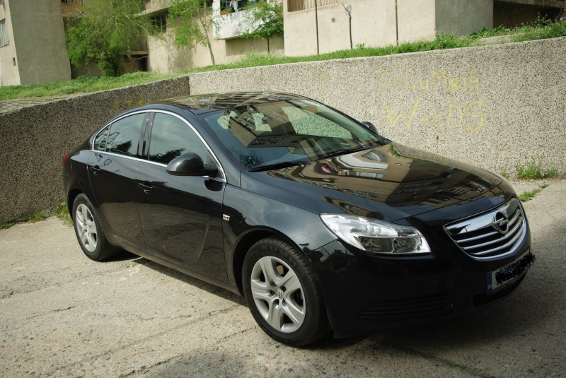 Opel Insignia, снимка 1 - Автомобили и джипове - 46102337
