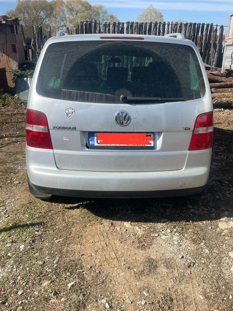 VW Touran, снимка 2 - Автомобили и джипове - 47833693