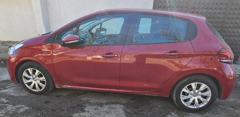 Peugeot 208, снимка 2 - Автомобили и джипове - 48139478