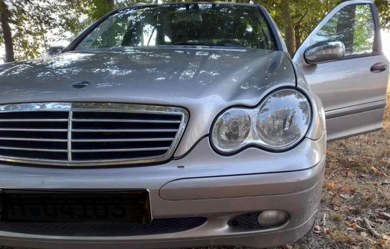 Mercedes-Benz C 220 cdi, снимка 4 - Автомобили и джипове - 52347080