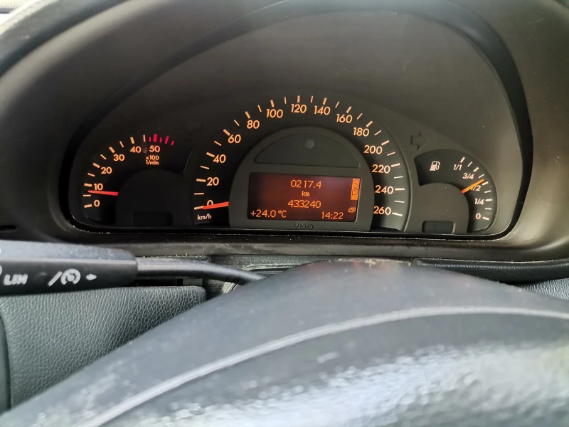 Mercedes-Benz C 220 cdi, снимка 6 - Автомобили и джипове - 52347080