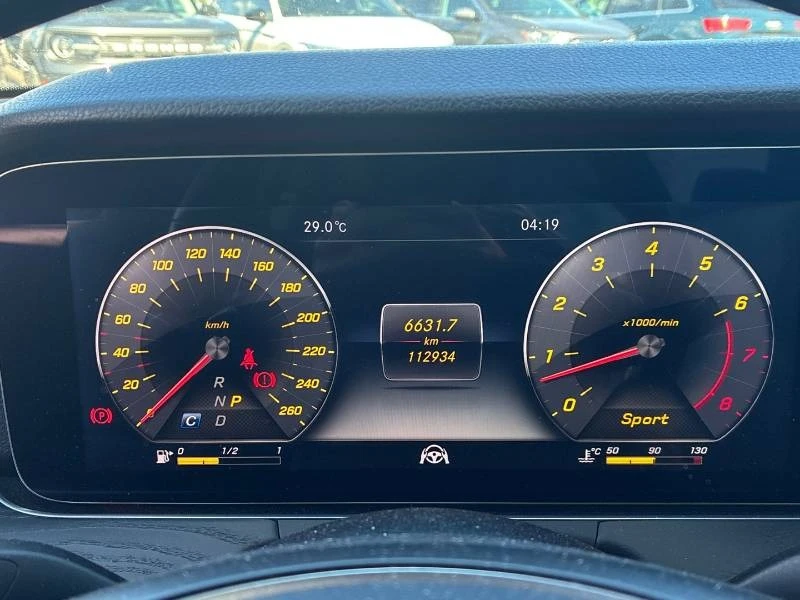 Mercedes-Benz E 400 * 4MATIC * HUD * 360 * DIGITAL * PANO * КОМПЛЕКТ Г, снимка 11 - Автомобили и джипове - 55046947