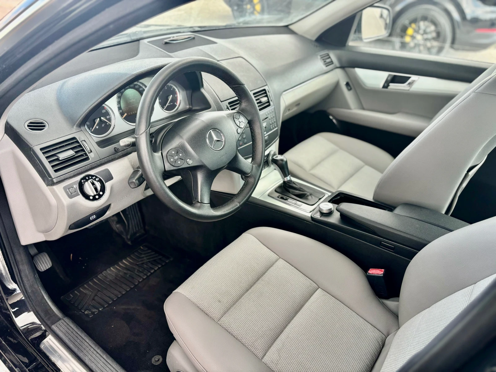 Mercedes-Benz C 320 3.2cdi - изображение 6