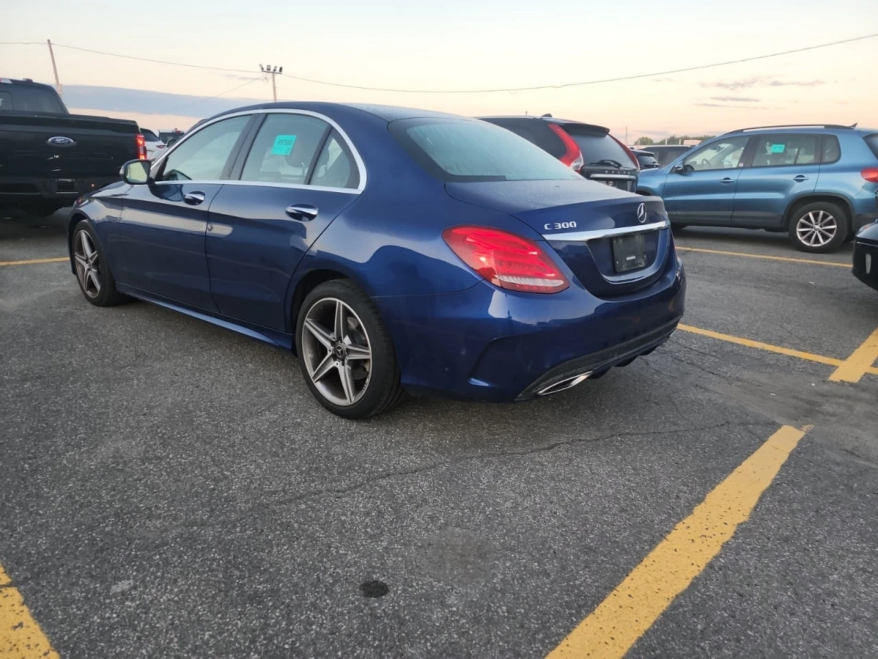 Mercedes-Benz C 300 * CARFAX * АВТО КРЕДИТ * ЦЕНА ДО БГ! - изображение 3