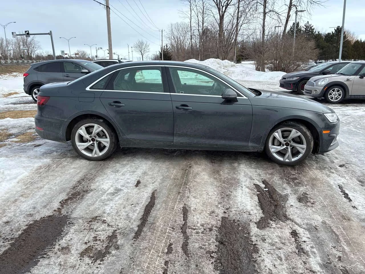 Audi A4 Progressiv/CARFAX/ПОДГРЕВИ/ШИБИДАХ/KEYLESS, снимка 4 - Автомобили и джипове - 53740386