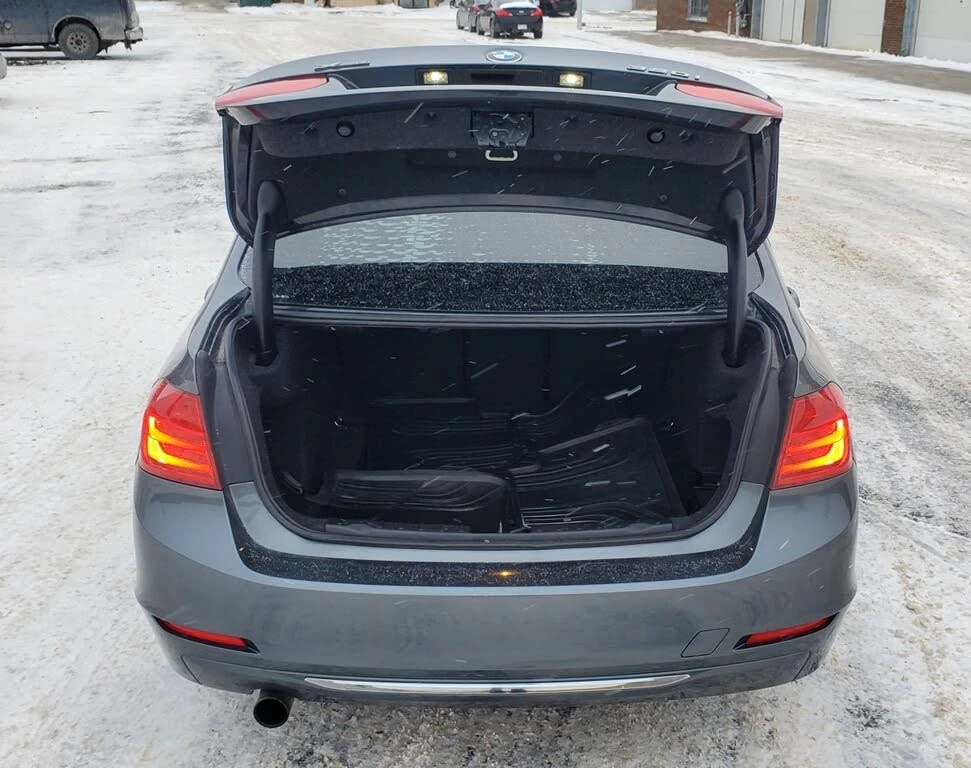 BMW 320, снимка 7 - Автомобили и джипове - 53770930