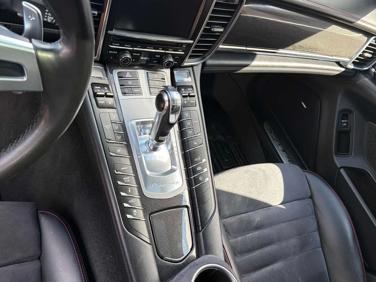 Porsche Panamera * GTS * CARFAX * АЛКАНТАРА * KEYLESS, снимка 9 - Автомобили и джипове - 54106380