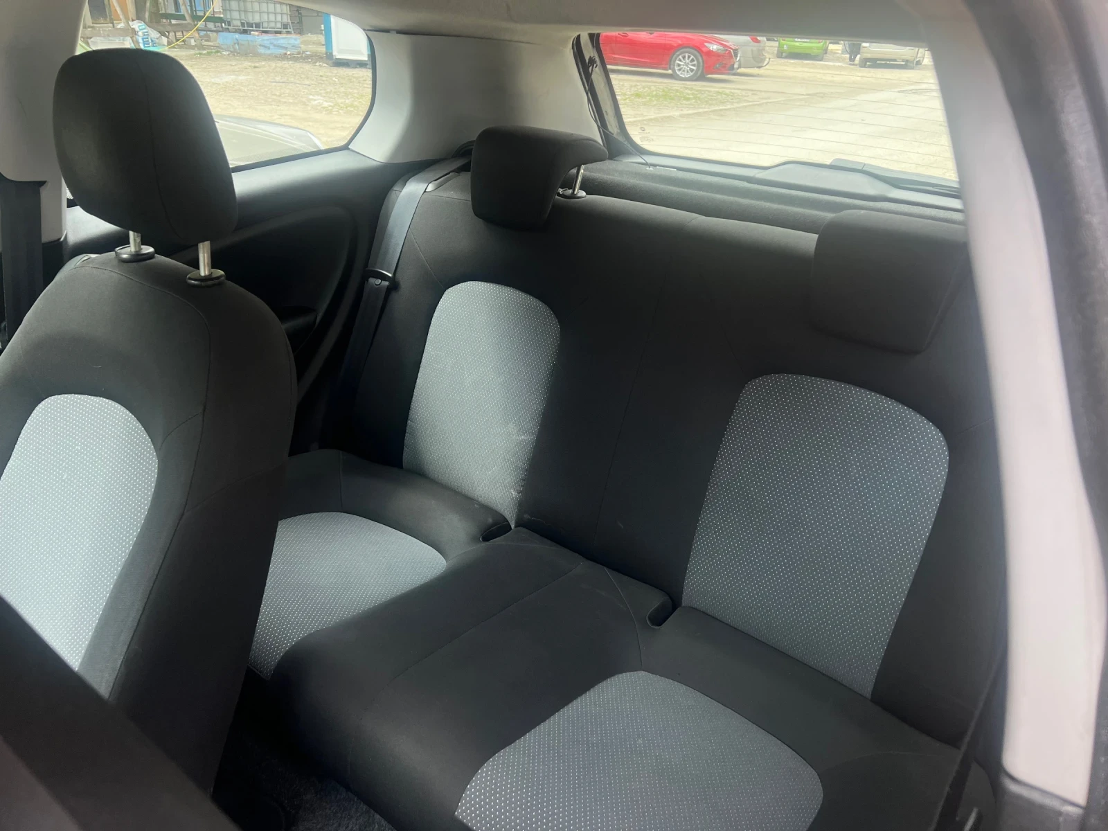 Fiat Punto 1.3 MJ, снимка 9 - Автомобили и джипове - 54236865