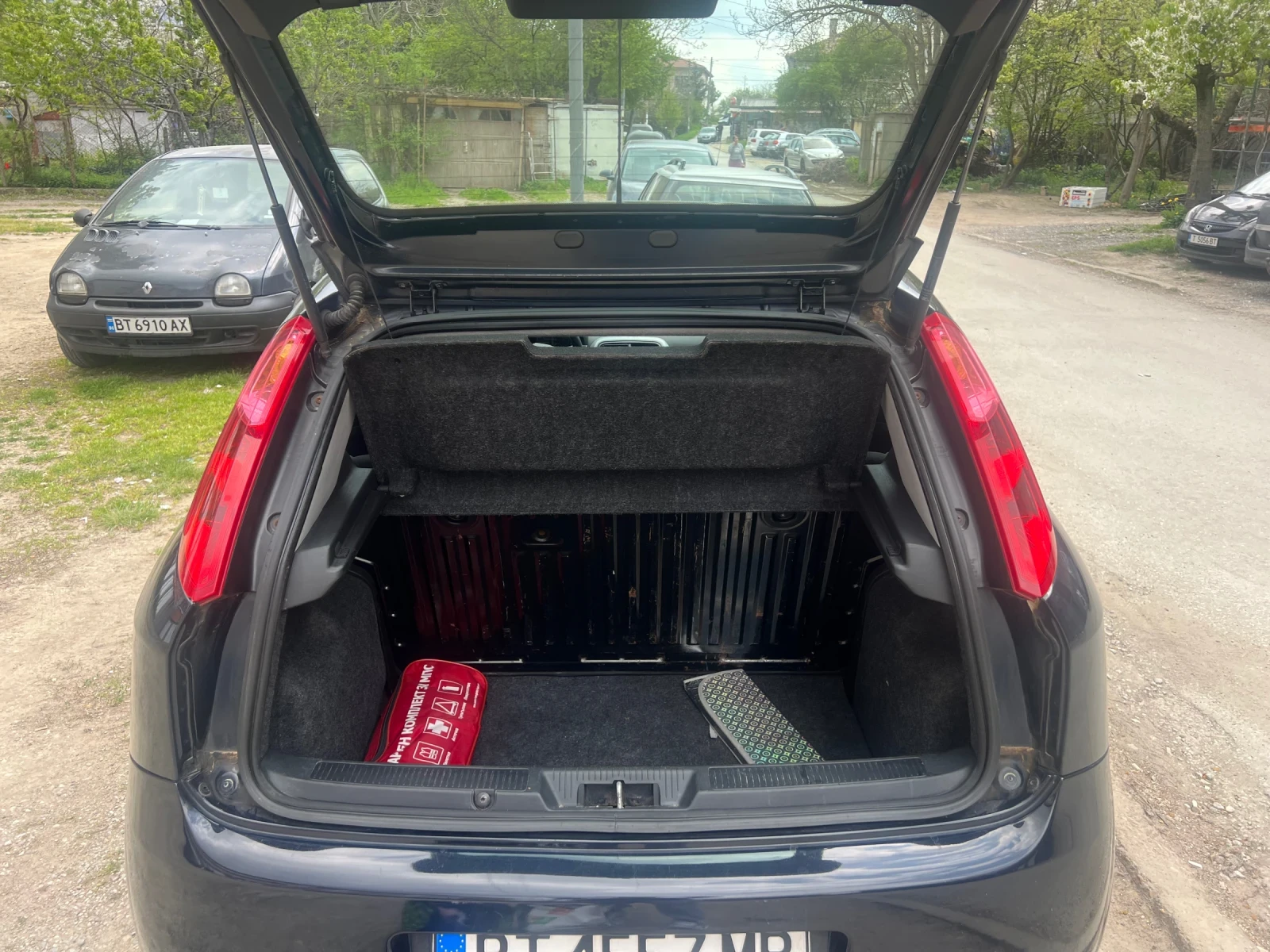 Fiat Punto 1.3 MJ, снимка 7 - Автомобили и джипове - 54236865