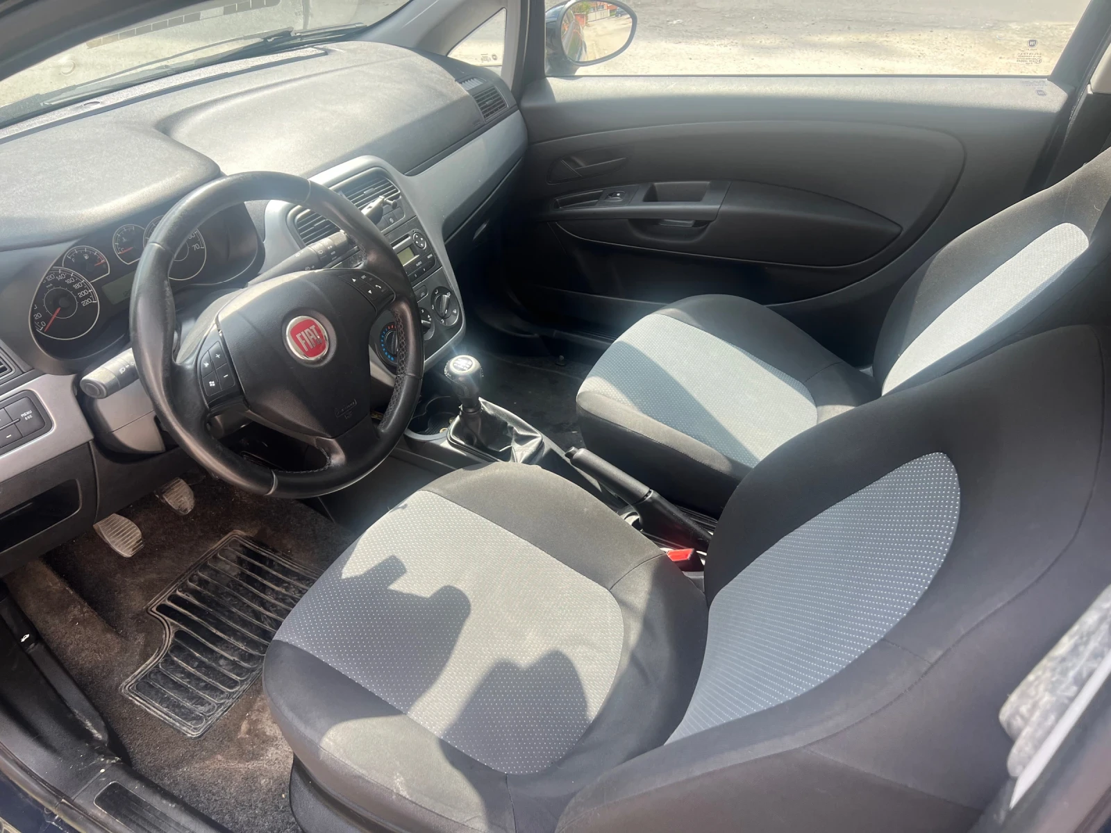 Fiat Punto 1.3 MJ, снимка 8 - Автомобили и джипове - 54236865