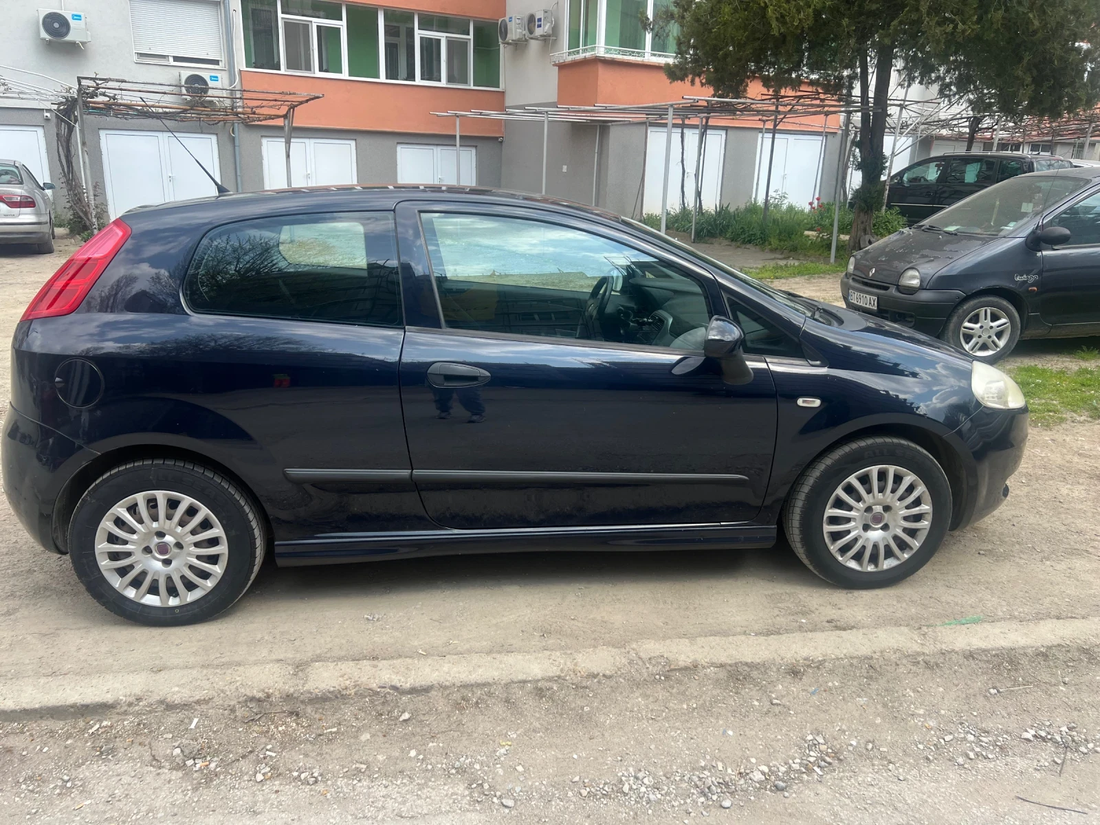 Fiat Punto 1.3 MJ, снимка 6 - Автомобили и джипове - 54236865