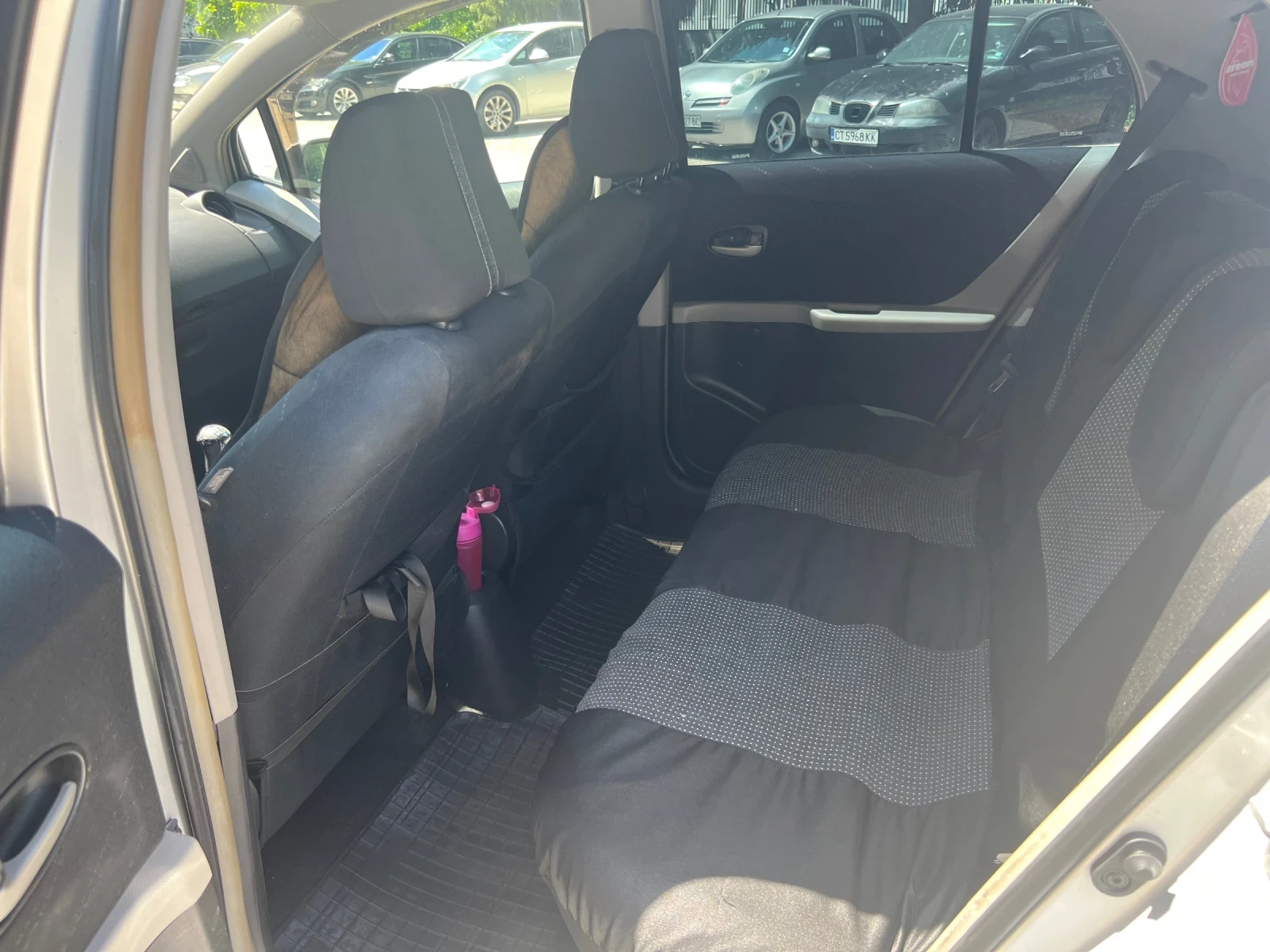 Toyota Yaris 1.3VVT-I, снимка 9 - Автомобили и джипове - 54671320