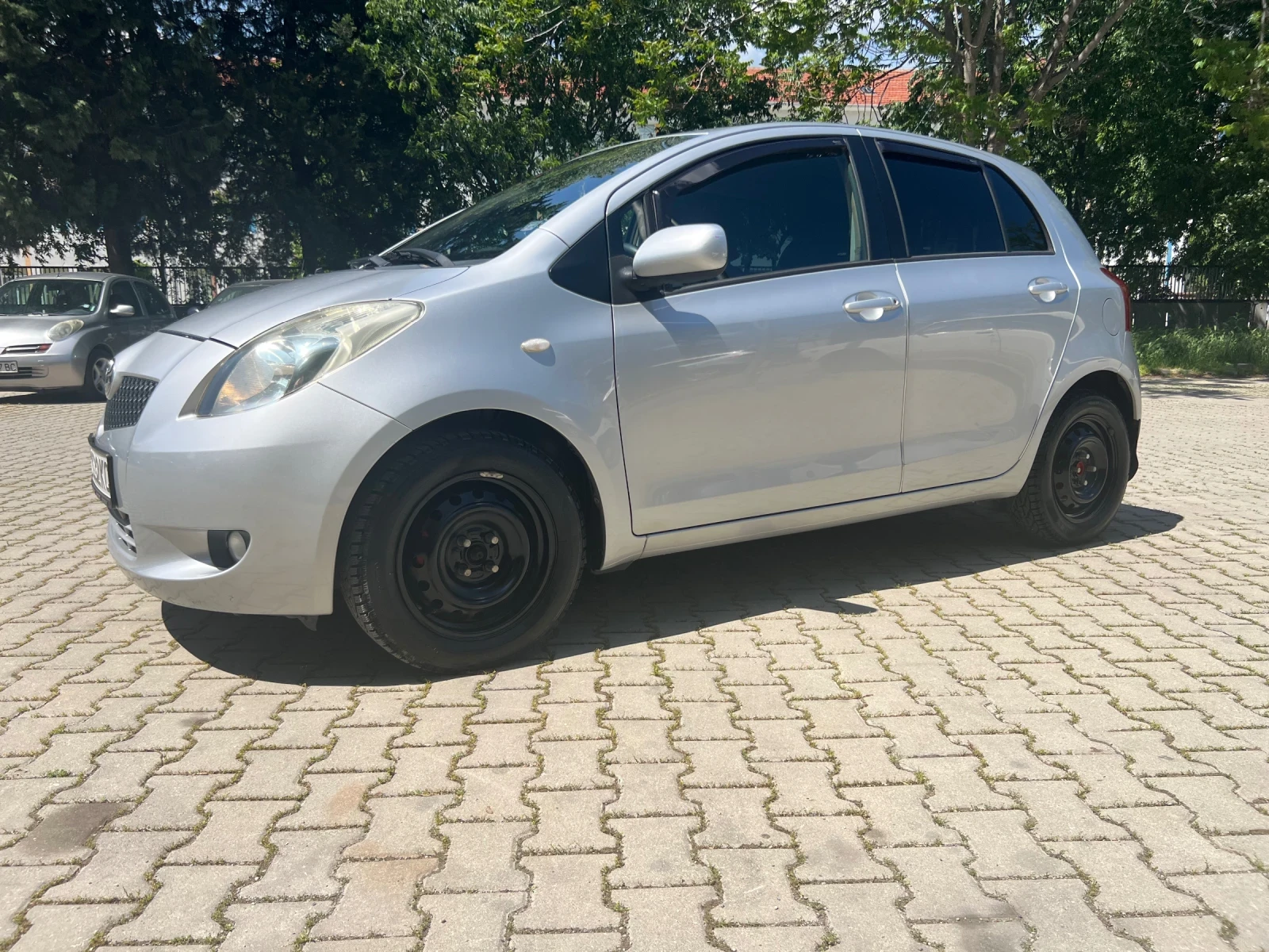 Toyota Yaris 1.3VVT-I, снимка 2 - Автомобили и джипове - 54671320