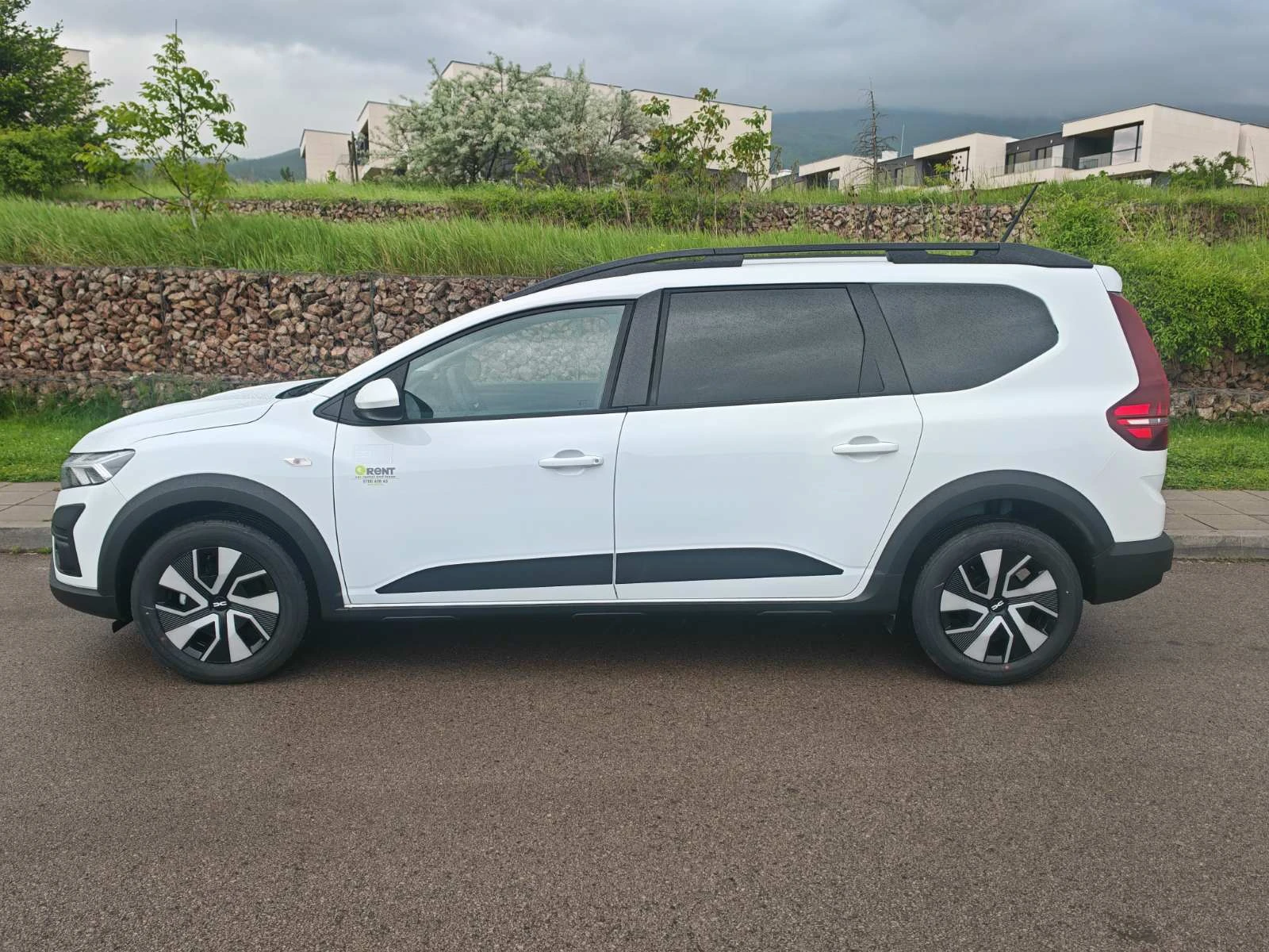 Dacia Jogger 1900Евро за получаване, 1.0ТCe EcoG ГАЗ 6+ 1м, снимка 8 - Автомобили и джипове - 54674585