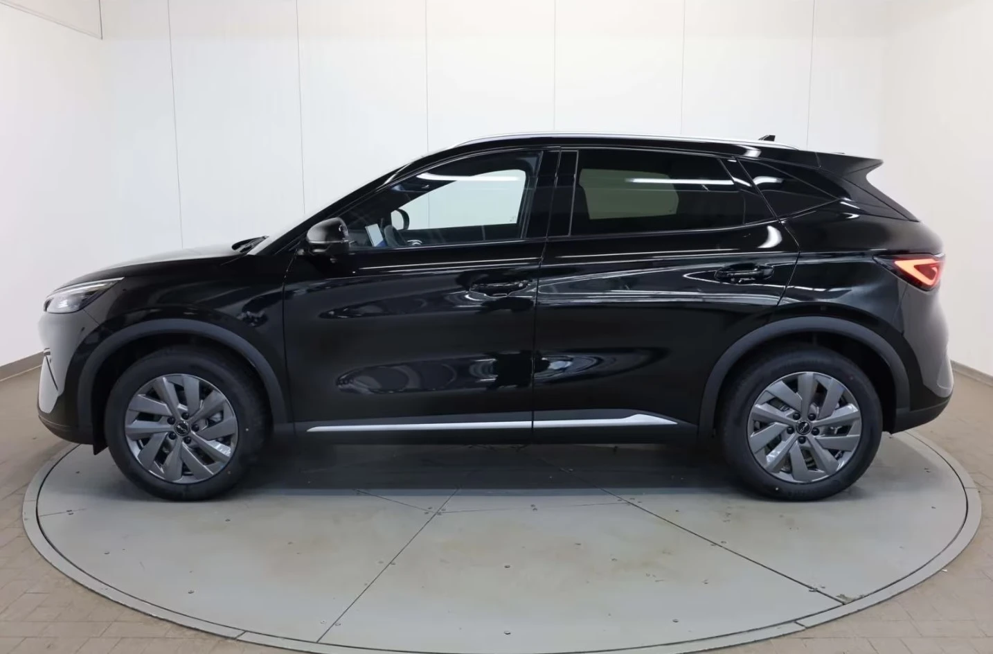 BYD Atto3 EVO Design 75kWh, снимка 3 - Автомобили и джипове - 54702646